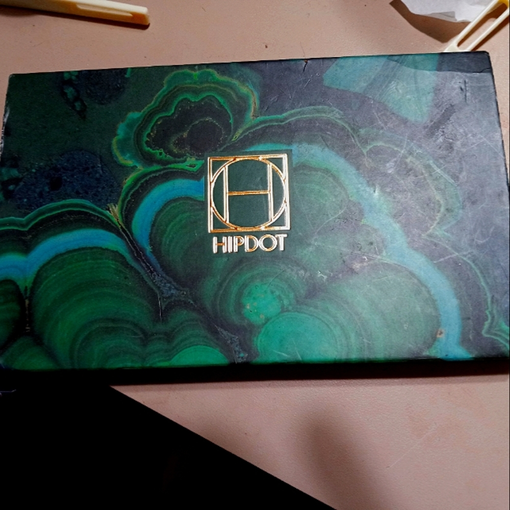 Hipdot eyeshadow